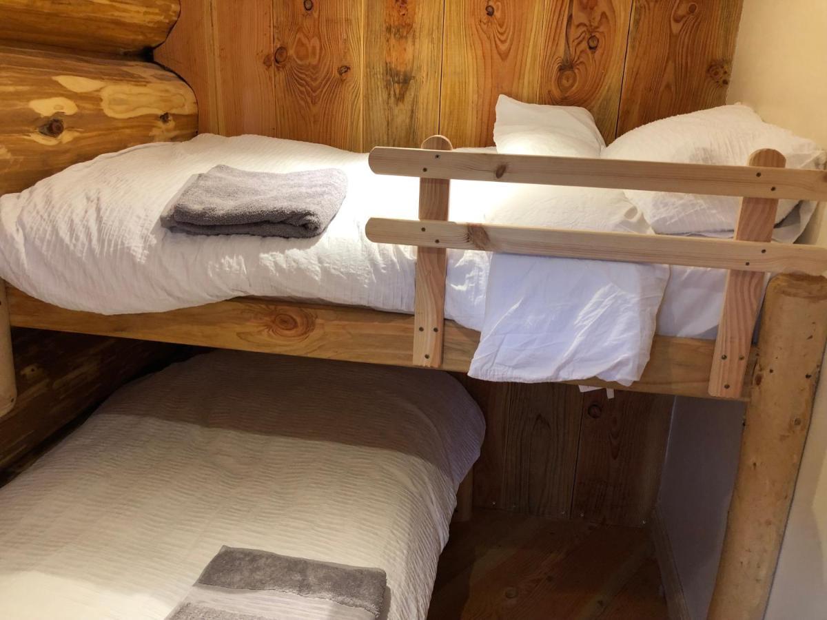 Coed Y Marchog Woodland Retreat Villa Херфорд Екстериор снимка